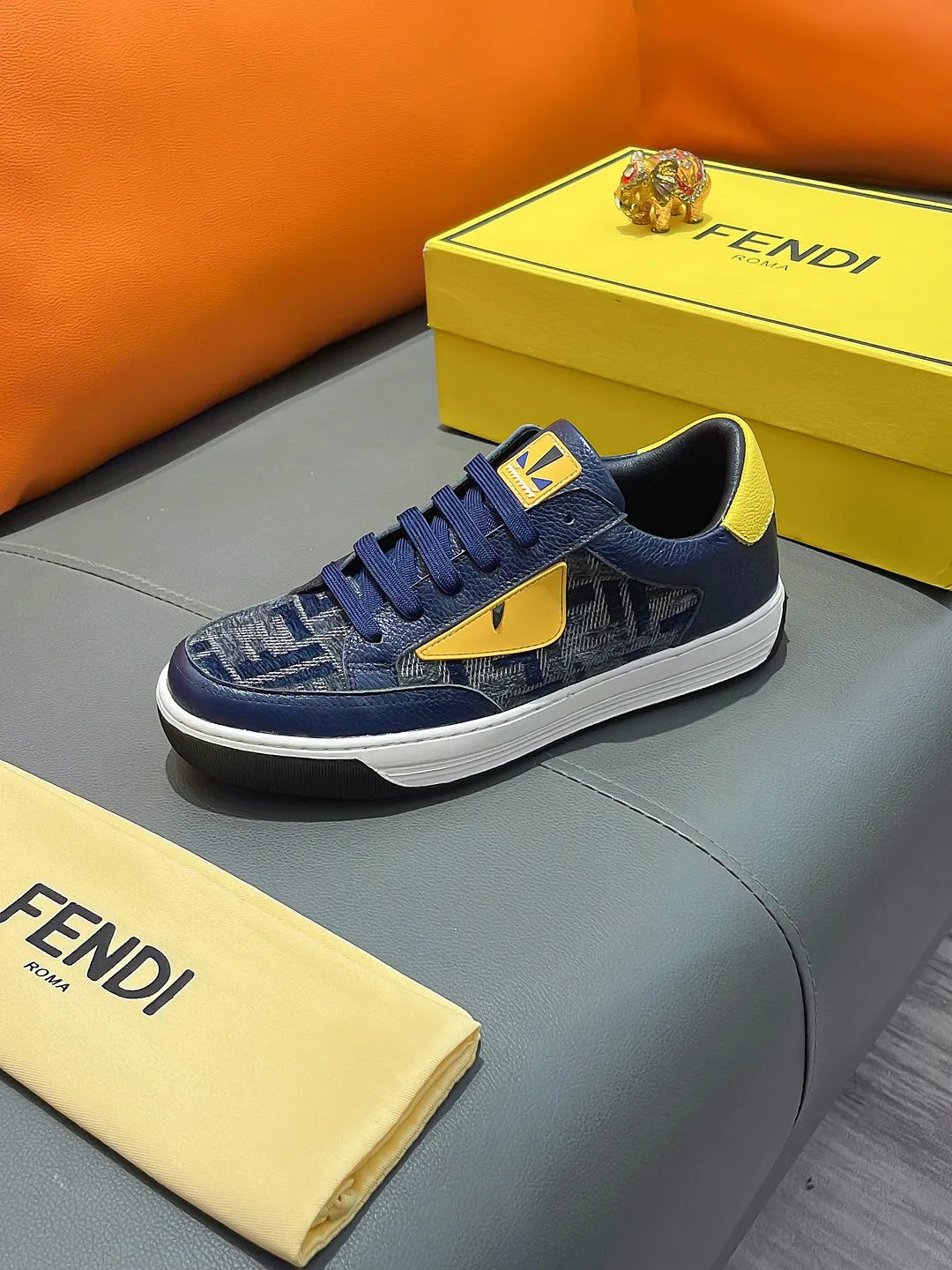 Men's shoes FENDI "Fendi" P400 Regular size: 38-44 (casual shoes) Product materials: Selected cowhide upper, soft sheepskin lining; original outsole.